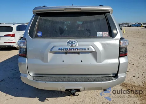 2021 Toyota 4Runner Sr5/Sr5 Premium z USA, uszkodzony, nr VIN JTEMU5JRXM5929133